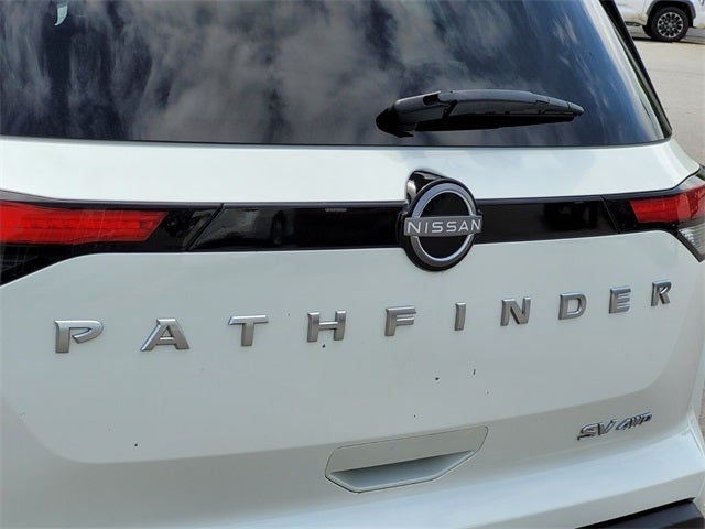 2023 Nissan Pathfinder SV